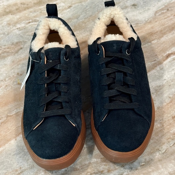 UNDER ARMOUR Women’s Capeside Shearling Black Sneakers- Size 7.5 - Picture 4 of 8